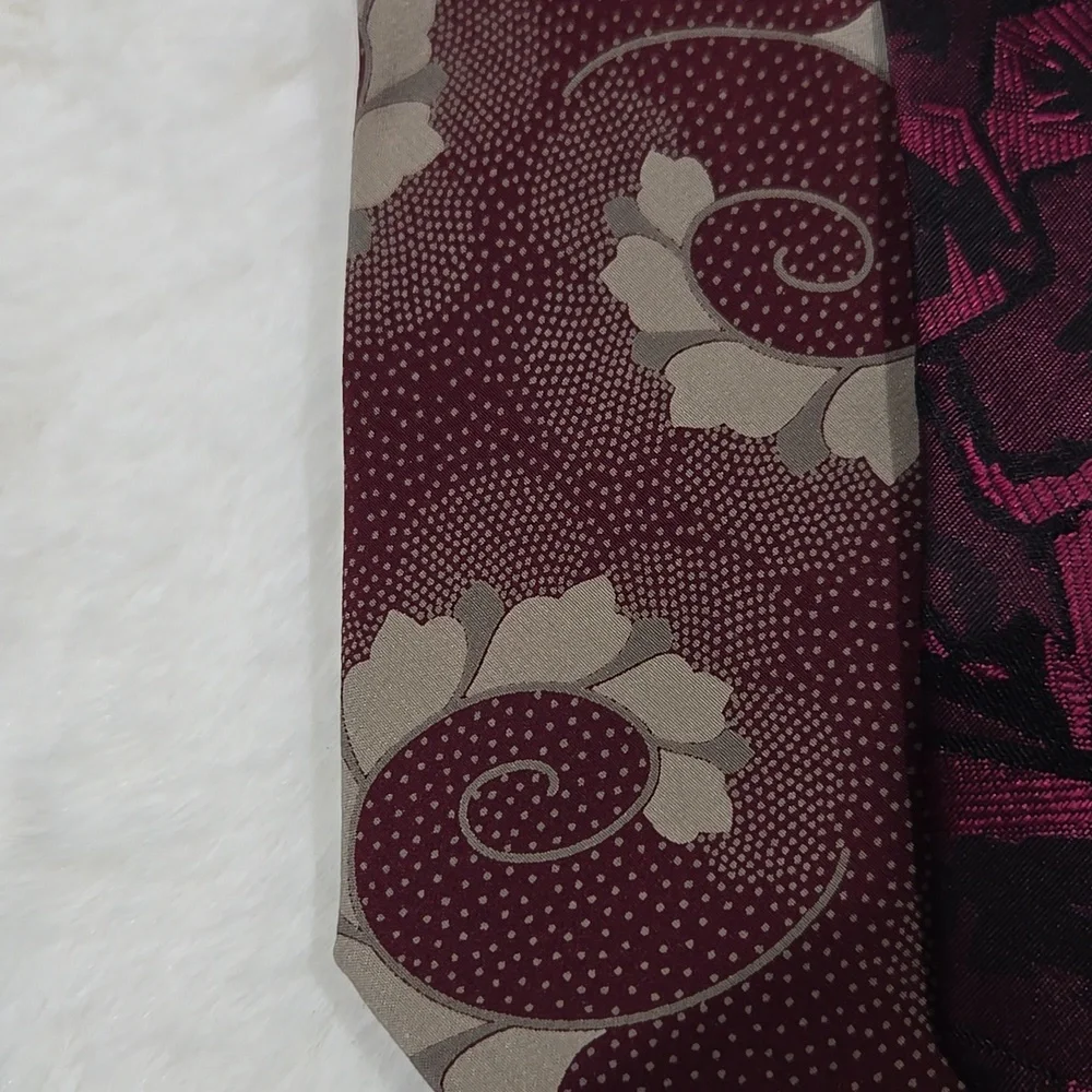 Robert Stewart, along with other brands, bundle of 4 ties taupe, burgundy, red